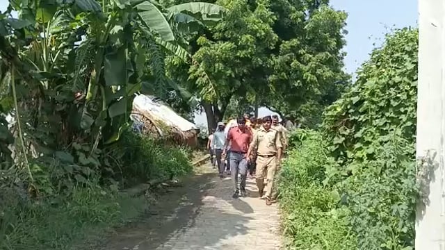 भारी सुरक्षा व्यवस्था के बीच छात्र का हुआ अंतिम संस्कार अछल्दा थाना क्षेत्र के वैशाली अड्डा का मामला