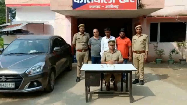 खैर कोतवाली पुलिस ने तीन वांछित अभियुक्तों को किया गिरफ्तार भेजा जेल