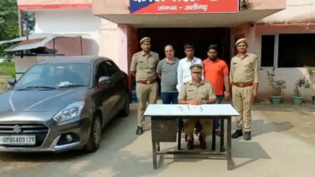 खैर कोतवाली पुलिस ने तीन वांछित अभियुक्तों को किया गिरफ्तार भेजा जेल
