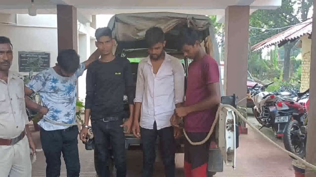 सूरजगढ़ थाना पुलिस के द्वारा चार अंतर राज्यीय शराब तस्कर को किया गया गिरफ्तार