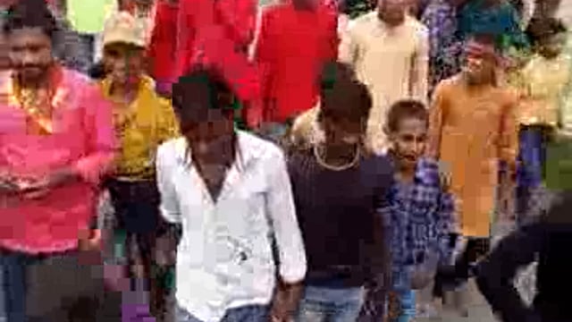 तरबगंज प्रधान प्रतिनिधि के अगुवाई में निकाली गई कलश यात्रा उमड़े लोग