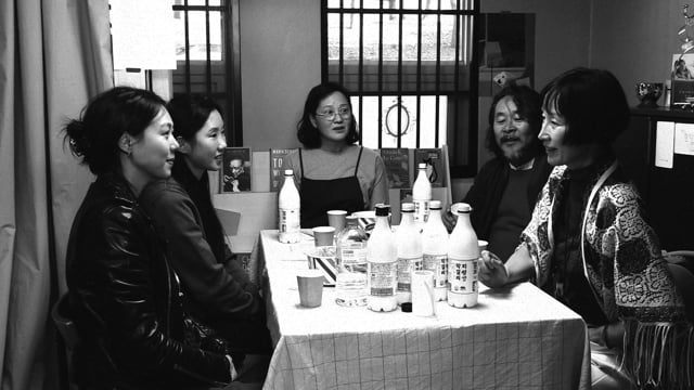 TRAILER Die Schriftstellerin, ihr Film und ein glücklicher Zufall - Ein Film von Hong Sangsoo