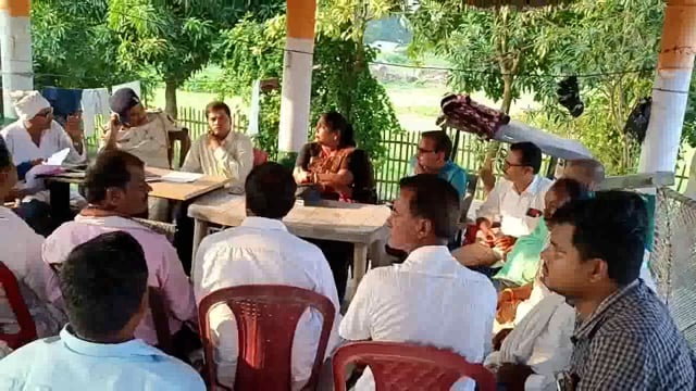 दुर्गा पूजा को लेकर थाना प्रांगण में शांति समिति की हुई बैठक, दुर्गा पूजा को लेकर कई बिंदुओं पर हुई चर्चा
