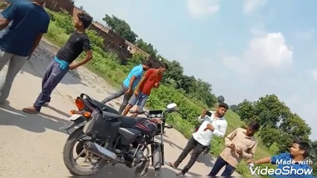 दो मजदूरों को रौंदते हुए डम्पर में घुसा ट्रेलर, दो मजदूरों की मौत