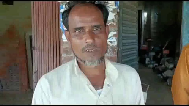 CCTV कैमरा से सिपाही को तकलीफ, 
हटा दो CCTV नही होगी कार्यवाही! 
दुकानदार ने अपनी सुरक्षा हेतु लगवाया CCTV
