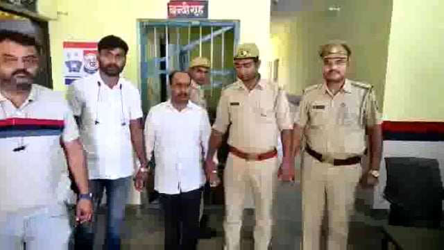 औरैया ,अछल्दा थाना के गांव वैसोली के छात्र की पिटाई के बाद मौत के मामले में शिक्षक अश्वनी सिंह को पुलिस ने किया गिरफ्तार