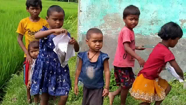 हरखा ऋषि टोला आंगनबाड़ी केंद्र-074 के लिए रास्ता सुगम नहीं होने से बच्चों को केंद्र पर पहुंचने में होती है,परेशानी