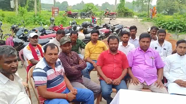 दुर्गा पूजा शांतिपूर्ण मनाने को लेकर रौतारा थाना प्रांगण में शांति समिति की हुई बैठक