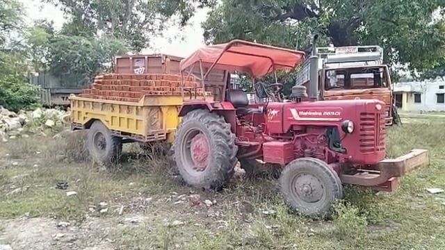 जालौन
उप संभागीय परिवहन अधिकारी ने चलाया सघन चेकिंग अभियान
एक ट्रैक्टर पकड़कर कोतवाली जालौन में दाखिल कराया 