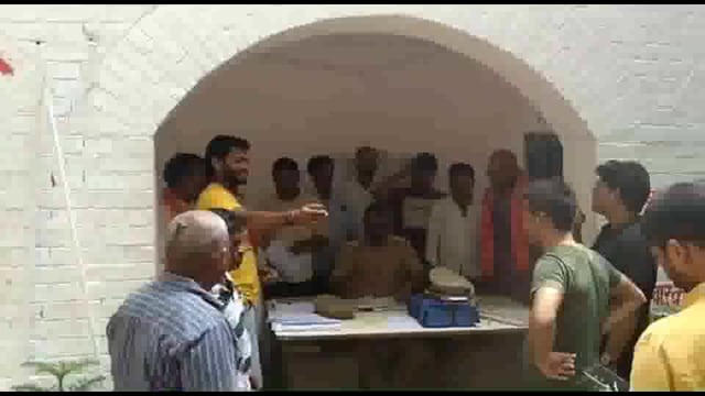 CHC संडवा चंद्रिका का पूर्व MOIC डॉ सुनील के बिगड़े बोल भाजपा कार्यकर्ताओं समेत प्रधानमंत्री को दिया गाली, मुकदमा दर्ज