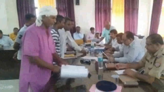 तरबगंज उप जिलाधिकारी की अध्यक्षता में संपूर्ण समाधान दिवस का हुआ आयोजन