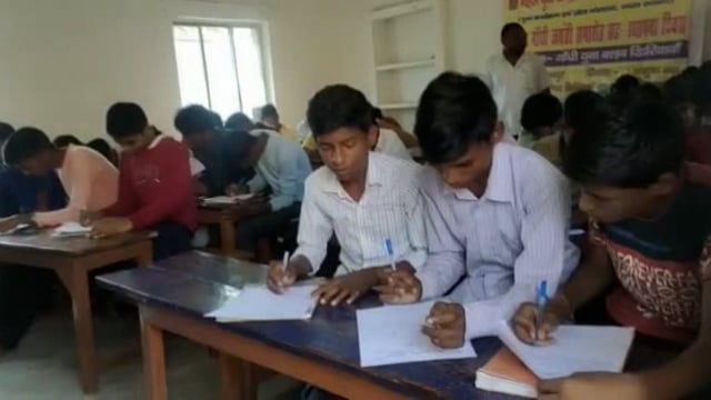 गांधी जयंती के एक दिन पूर्व निबंध प्रतियोगिता का हुआ आयोजन