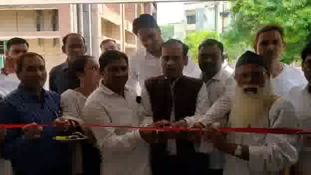 सीएमओ ने फीता काटकर किया रक्तदान शिविर का शुभारम्भ