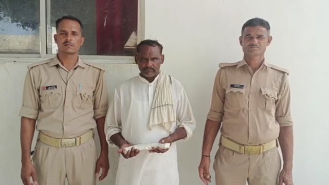 जनपद संभल के  हरसिंह पुर गांव के वांछित  अपराधी को असमोली पुलिस ने अवैध असला के साथ  गिरफ्तार कर न्यायालय में किया पेश |