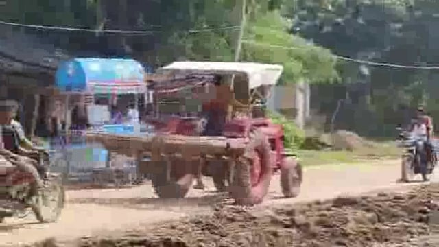जालौन,कोंच:ट्रैक्टर के दुरुपयोग पर क्या बोले जागरूक जनता देखे हमारी रिपोर्ट