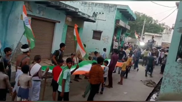 गांधी जयंती के अवसर पर आयरा खेड़ा में छात्रों ने निकाली तिरंगा यात्रा