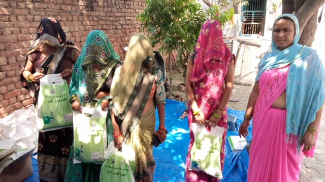 तेहरा महावन में सितंबर माह में स्वस्थ बालक बालिका प्रतियोगिता में चयनित बच्चों को किया पुरस्कृत: बांटा बाल पोषाहार 