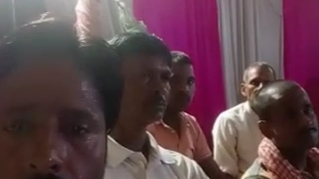 वजीरगंज के नगवा शीतला माता मंदिर पर चल रहे दुर्गा पूजा महोत्सव मे पहुंचे प्रधान प्रतिनिधि