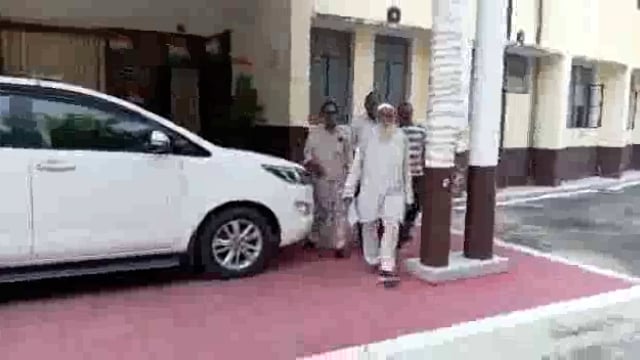 कब्रिस्तान की जमीन को भूमाफियाओं से कब्जामुक्त कराने की मांग