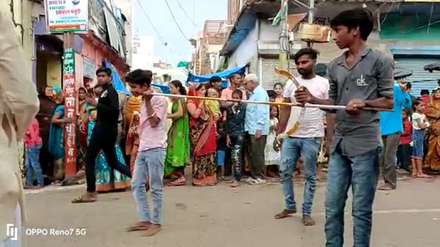 जालौन

बारिश भी नहीं रोक पाई मां के भक्तों को
भीगते हुए मां के भक्तों ने चढ़ाए ज्वारे 