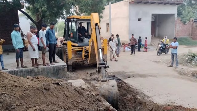 मांट :- जावरा पंचायत के गांव लक्ष्मीनगर में ग्राम प्रधान द्वारा नाली निर्माण कार्य कराया गया