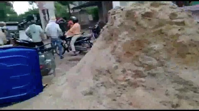 अज्ञात वाहन की टक्कर से ई रिक्सा चालक की दर्दनाक मौत


