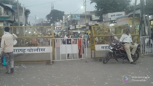 अकोला जिला पोलिस अधीक्षक जी श्री धर साहब के मार्गदर्शन में अकोट शहर में शांति पूर्वक नवदुर्गा उत्सव 