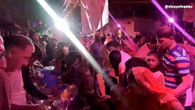 सिंधी समाज ने लगाया प्रसाद का स्टाल