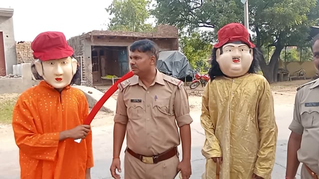 खैर तहसील के गांव शिवाला कला में सिद्ध बाबा मंदिर से निकाली गई मां काली की झांकियां