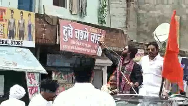 औरैया शहर में धारा 144 का खुलेआम किया गया उल्लंघन बिना परमिशन जुलूस निकालने पर कोतवाल मुकेश चौहान लाइन हाजिर
