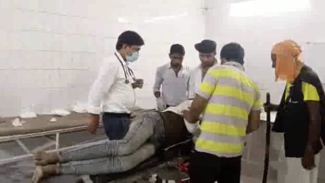 दबंग की पिटाई से युवक गम्भीर रूप से घायल