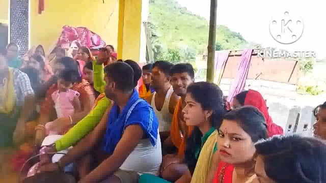 प्रखंड के सभीदुर्गा मंदिरों में विजयादशमीको लेकरउमड़ी श्रद्धालुओं कीभीड़, स्थानीयप्रशासन मेलाका निरंतर करते रहे निरीक्षण