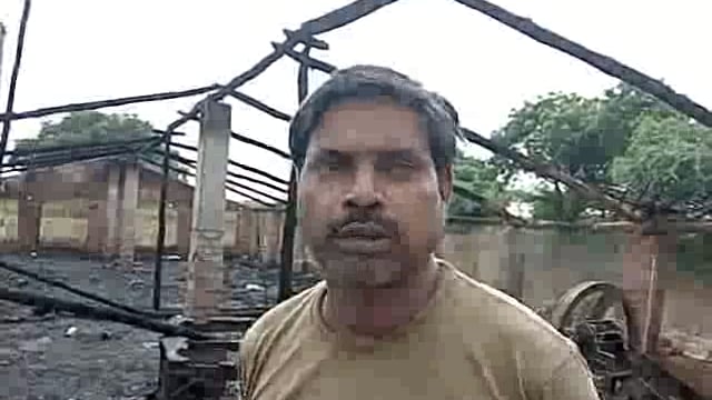 जालौन

अज्ञात कारणों के चलते मुर्गी पालन केंद्र में लगी आग
सैकड़ों मुर्गियां जलीं
आटा चक्की भी आई चपेट में

