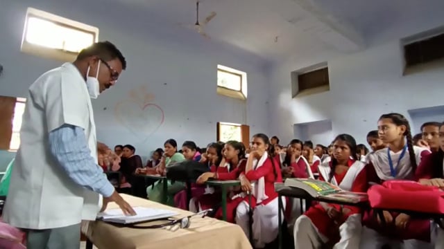 जालौन
जालौन बालिका इंटर कालेज में लगाई गई आयुर्वेदिक कक्षा 