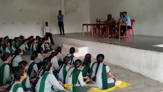 जालौन जिले के रामपुरा स्थित चित्तरसिंह इंटर कालेज में साइबर सेल द्वारा जागरुकता शिविर लगाया गया 