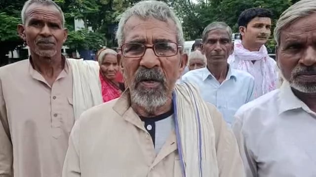 जालौन

अपने भतीजों को झूठे मामलों में फंसाने का आरोप लगाते हुए पुलिस अधीक्षक को दिया प्रार्थनापत्र
कुठोंद थाना क्षेत्र 