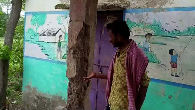 बलुआ गांव में लाखों रुपए की लागत से बना हवामहल हुआ जर्जर, ग्रामीणों ने की मरम्मत कराए जाने की मांग