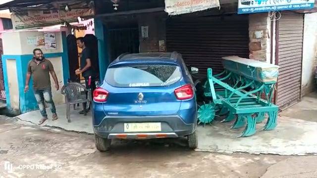 जालौन

तेज़ रफ़्तार अनियंत्रित होकर कार जा घुसी कृषि यंत्रों की दुकान में

दुकान का पिलर, शटर सहित गाड़ी हुई क्षतिग्रस्त