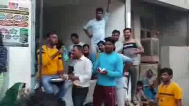 दर्जनों जगह हुए भंडारे, कहीं सब्जी पूड़ी तो कहीं हलवा मिला प्रसाद में
