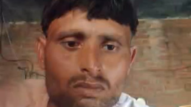 वायरल वीडियो अजीतमल कोतवाली क्षेत्र के दलेलनगर निवासी युवक ने गोकशी के मामले में पुलिस परआरोप अपनी जान को बताया खतरा