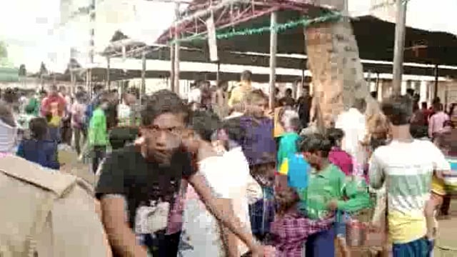 बाबरपुर कस्बा के बड़ी सब्जी मंडी में श्रीमद् भागवत कथा का हुआ समापन देर रात तक सुरक्षा व्यवस्था के बीच चला भंडारा