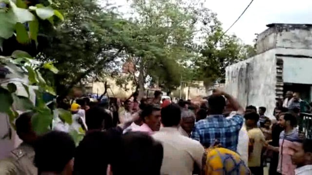 सिर्रेला गांव में जमकर हुआ हंगामा दो पक्ष आमने-सामने आये वीडियो हुआ वायरल