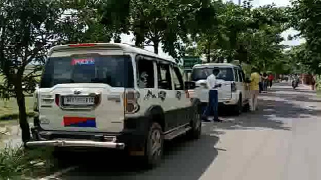 *जमालपुर-किऊल रेलखंड स्थित दशरथपुर स्टेशन के पास रेलवे ट्रैक किनारे एक युवती ( 20 वर्षीय) का शव मिला है।*               