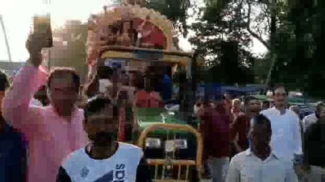 *अश्रुपूरित नेत्रों से धरहरा बाजार स्थित बड़ी दुर्गा मां को दी गई विदाई भक्त लगाते रहे मां के जयकारे।*#