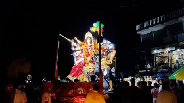 पुलिस प्रशासन की देखरेख में उल्टास्थान व तारापुर बड़ी दुर्गा की प्रतिमा का हुआ विसर्जन
