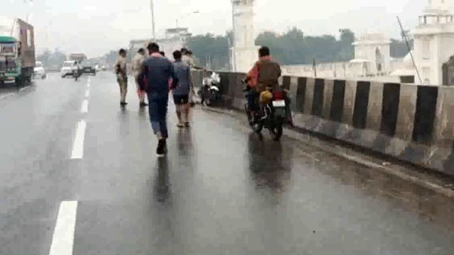 नेशनल हाईवे पर 2 को कंटेनर ट्रकने रोधा हुई दर्दनाक मौत