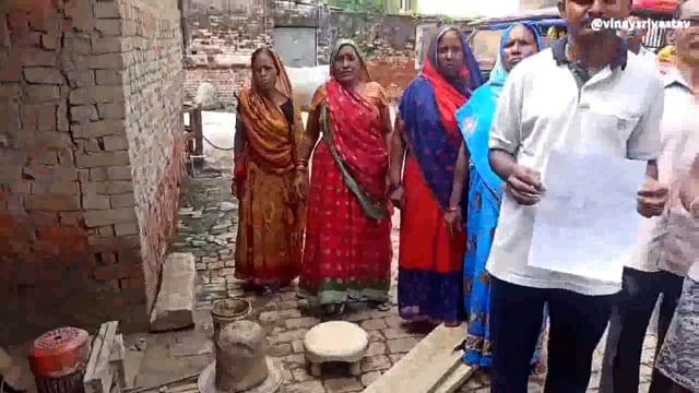 कुम्हार समाज के लोगों ने डीएम से लगाई गुहार