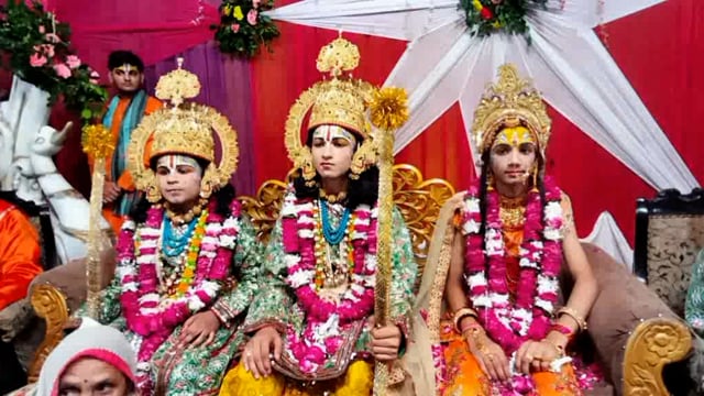 खैर कस्बे में चल रही रामलीला भगवान श्री राम का राज्य अभिषेक के बाद रामलीला का समापन हुआ