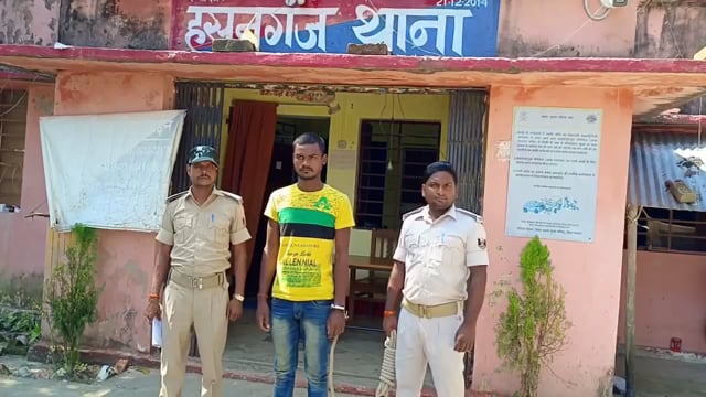 शराब पीने के आरोप में लखनपुर गांव से पुलिस ने एक व्यक्ति को किया गिरफ्तार भेजा जेल 