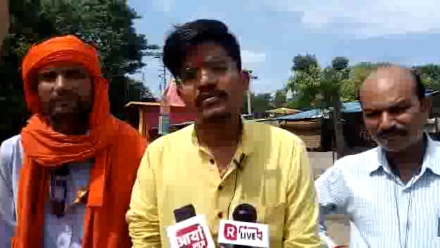 आदिपुरुष फिल्म को लेकर लगातार विरोध प्रदर्शन जारी है।रायबरेली शहर में हिंदू युवा वाहिनी के कार्यकर्ताओं ने किया विरोध।